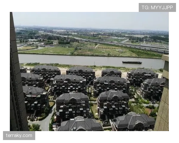 李宗伟退役后住的那栋别墅，保洁阿姨说光擦玻璃就要三天